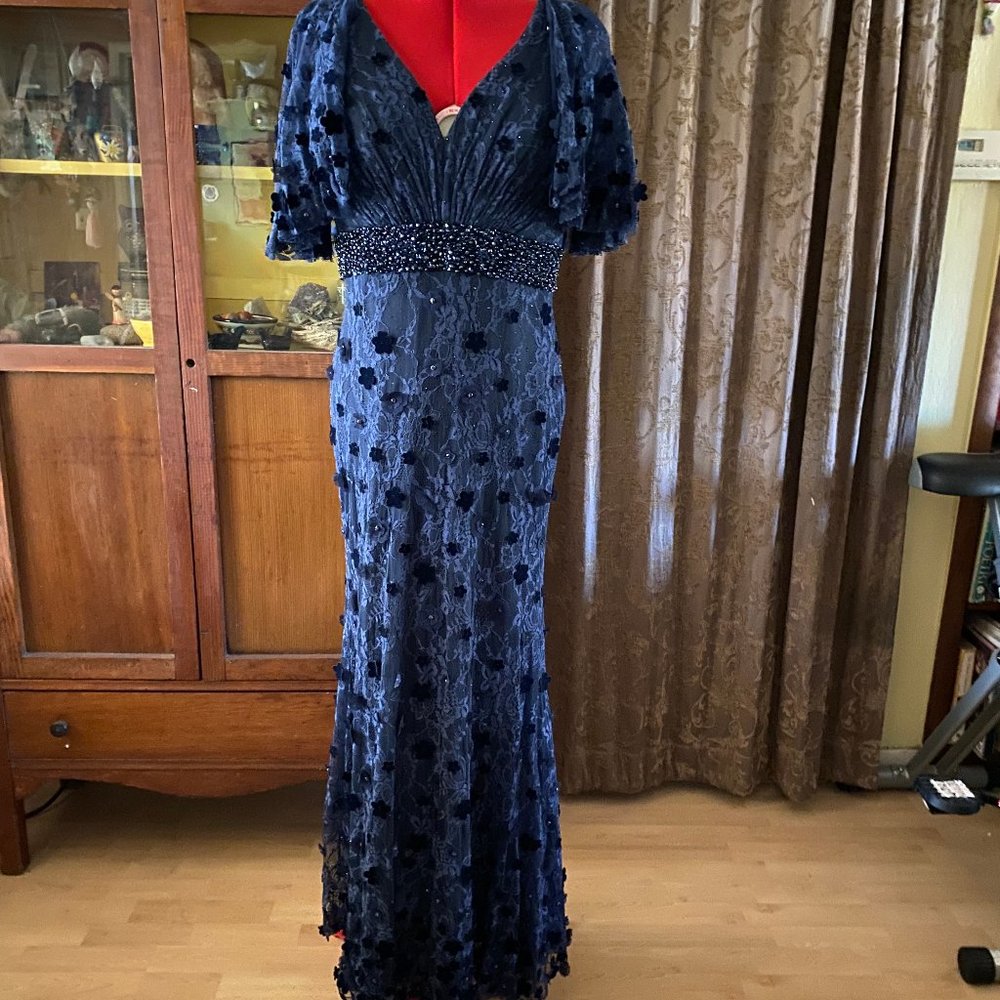 Mac Duggal Floral Appliqué Flutter Sleeve Gown-Size 10